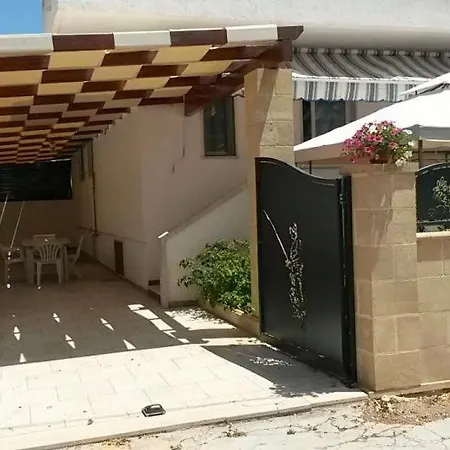 Bathos Apartment Patu